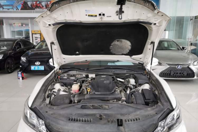 Used Toyota Crown 2018 2.0T Fashion Edition Engine Bay