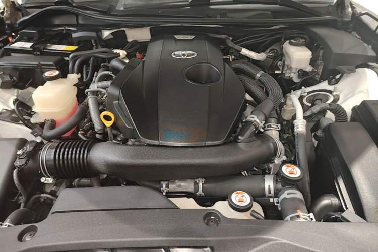 Used Toyota Crown 2018 2.0T Fashion Edition Engine Bay