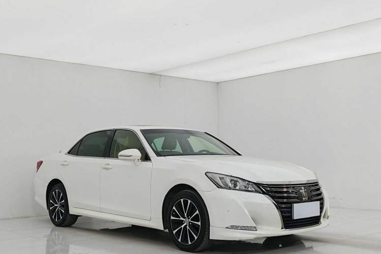 Used Toyota Crown 2018 2.0T Fashion Edition Exterior 1