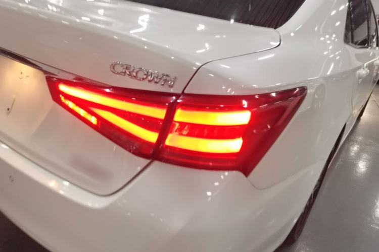 Used Toyota Crown 2018 2.0T Fashion Edition Exterior 3
