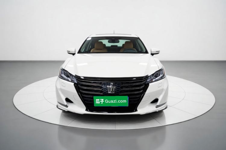 Used Toyota Crown 2018 2.0T Fashion Edition Front