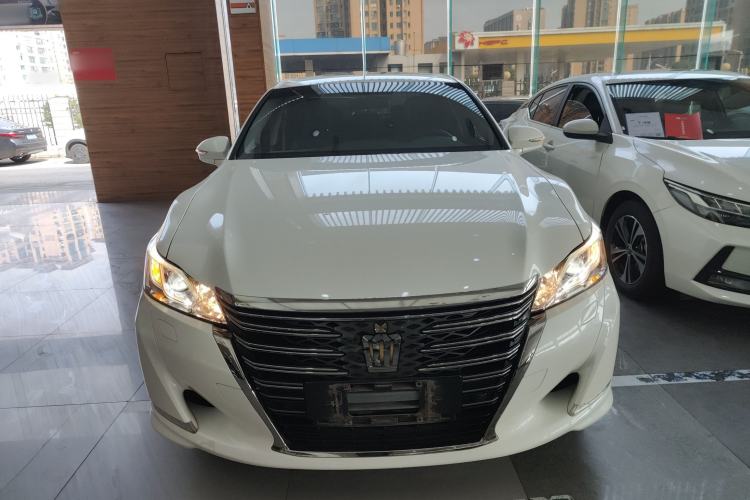 Used Toyota Crown 2018 2.0T Fashion Edition Front