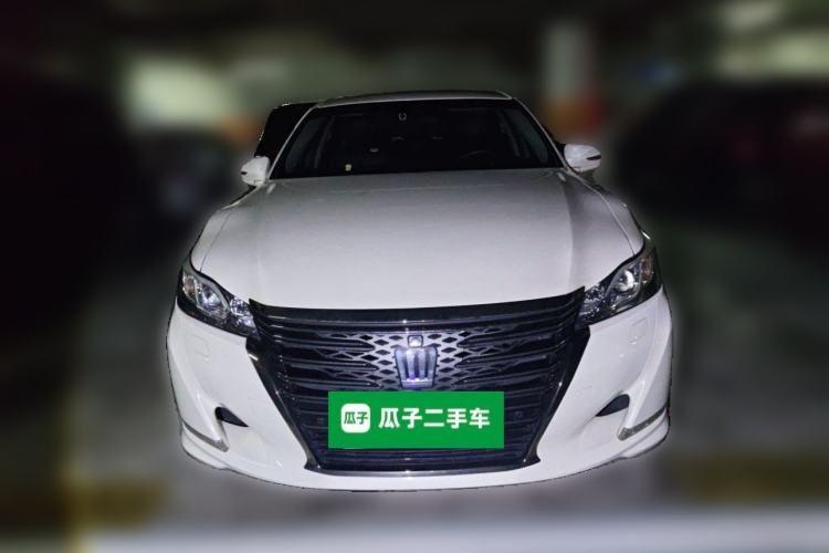 Used Toyota Crown 2018 2.0T Fashion Edition Front