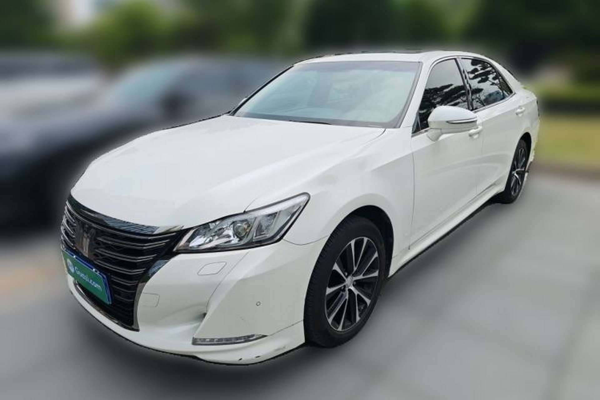 Used Toyota Crown 2018 2.0T Fashion Edition Front Left 45 Deg