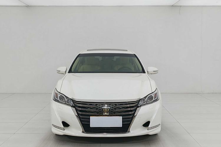 Used Toyota Crown 2018 2.0T Fashion Edition Front