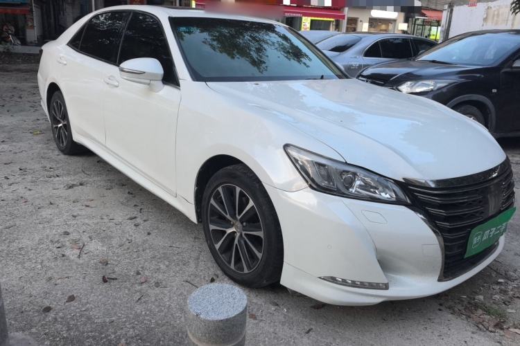 Used Toyota Crown 2018 2.0T Fashion Edition Front Right 45 Deg