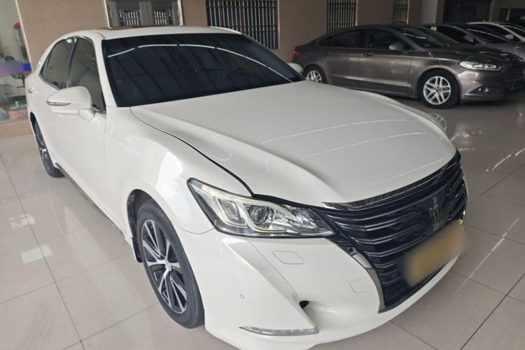Used Toyota Crown 2018 2.0T Fashion Edition Front Right 45 Deg