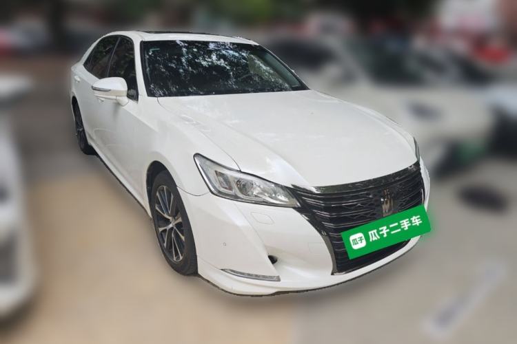 Used Toyota Crown 2018 2.0T Fashion Edition Front Right 45 Deg