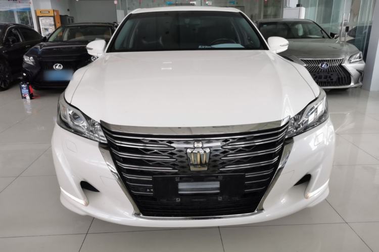 Used Toyota Crown 2018 2.0T Fashion Edition Front