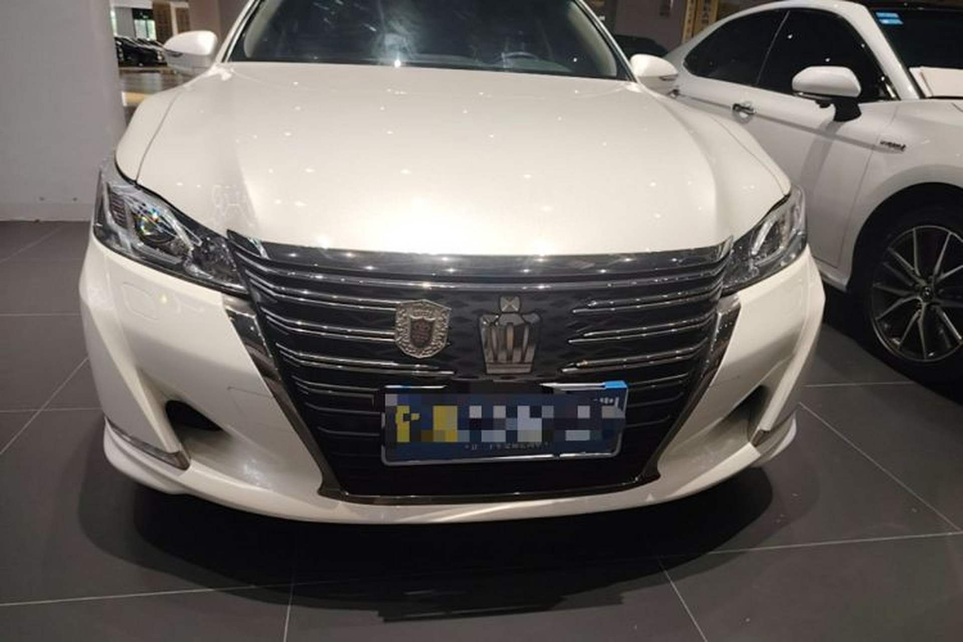 Used Toyota Crown 2018 2.0T Fashion Edition Front
