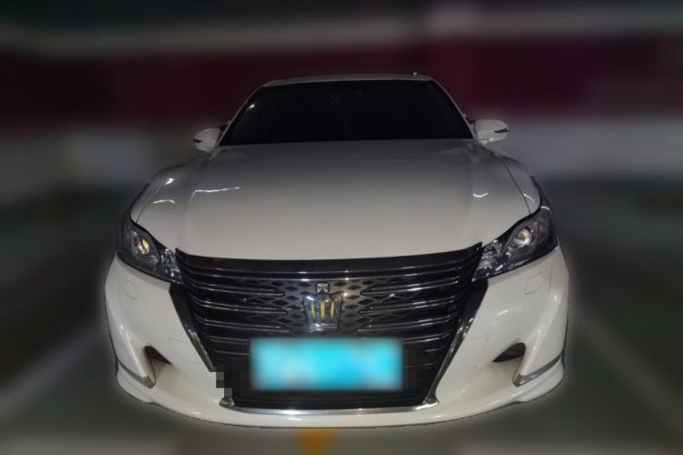 Used Toyota Crown 2018 2.0T Fashion Edition Front