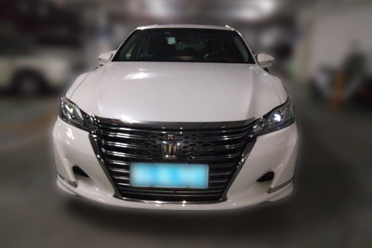 Used Toyota Crown 2018 2.0T Fashion Edition Front