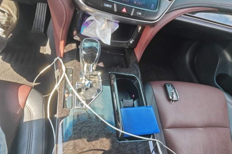 Used Toyota Crown 2018 2.0T Sport Edition Gear Lever