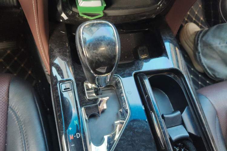 Used Toyota Crown 2018 2.0T Sport Edition Gear Lever