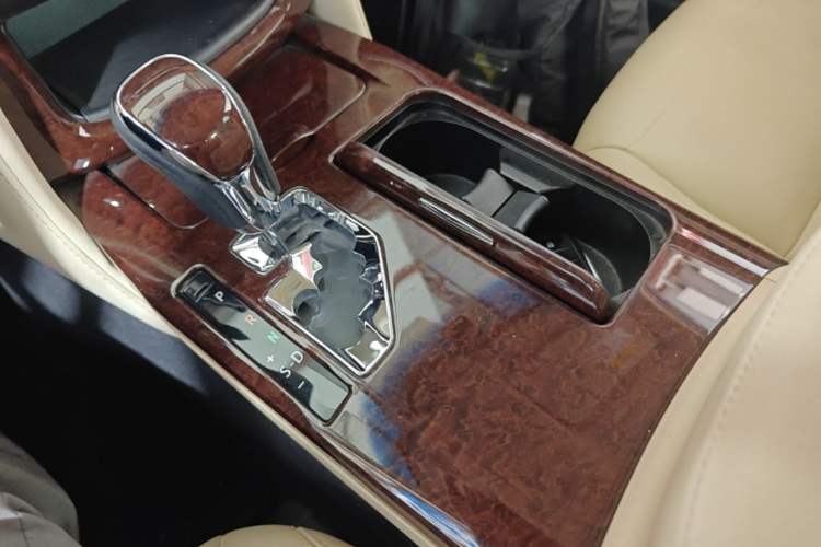 Used Toyota Crown 2018 2.0T Pioneer Edition Gear Lever