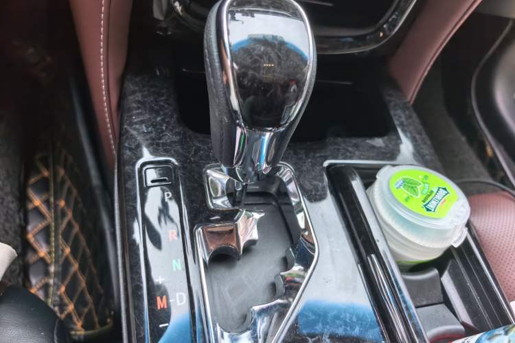 Used Toyota Crown 2018 2.0T Sport Edition Gear Lever