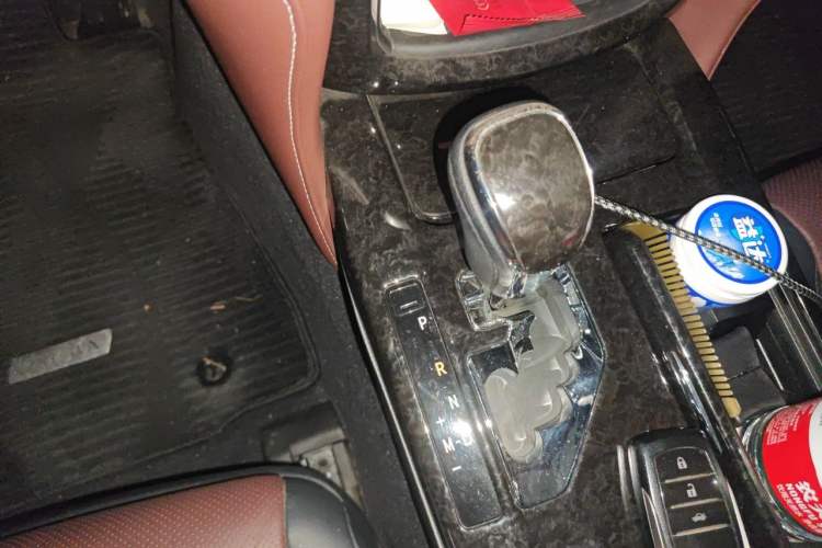 Used Toyota Crown 2018 2.0T Sport Edition Gear Lever