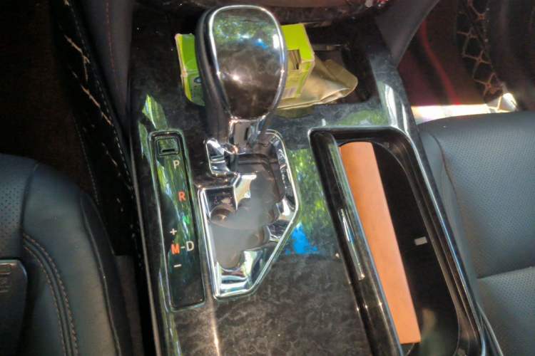 Used Toyota Crown 2018 2.0T Fashion Edition Gear Lever