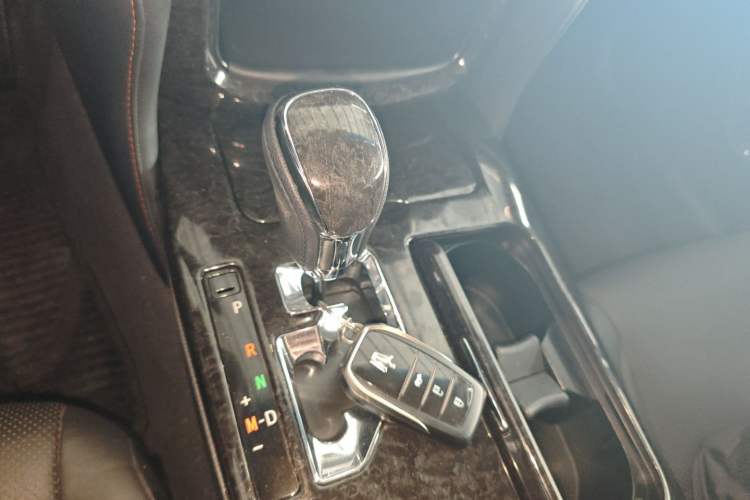 Used Toyota Crown 2018 2.0T Fashion Edition Gear Lever