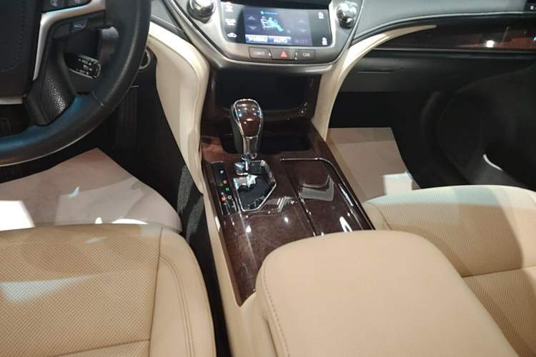 Used Toyota Crown 2018 2.0T Fashion Edition Gear Lever