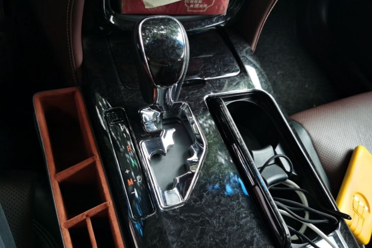 Used Toyota Crown 2018 2.0T Sport Edition Gear Lever