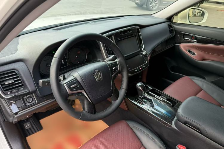 Used Toyota Crown 2018 2.0T Sport Edition Interior 1