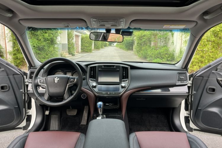 Used Toyota Crown 2018 2.0T Sport Edition Interior 1