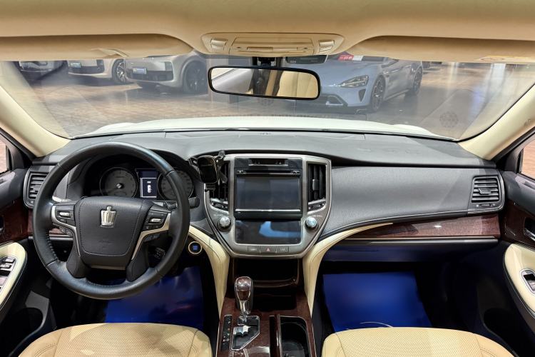 Used Toyota Crown 2018 2.0T Fashion Edition Interior 1