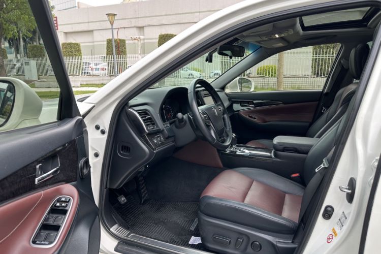 Used Toyota Crown 2018 2.0T Sport Edition Interior 1