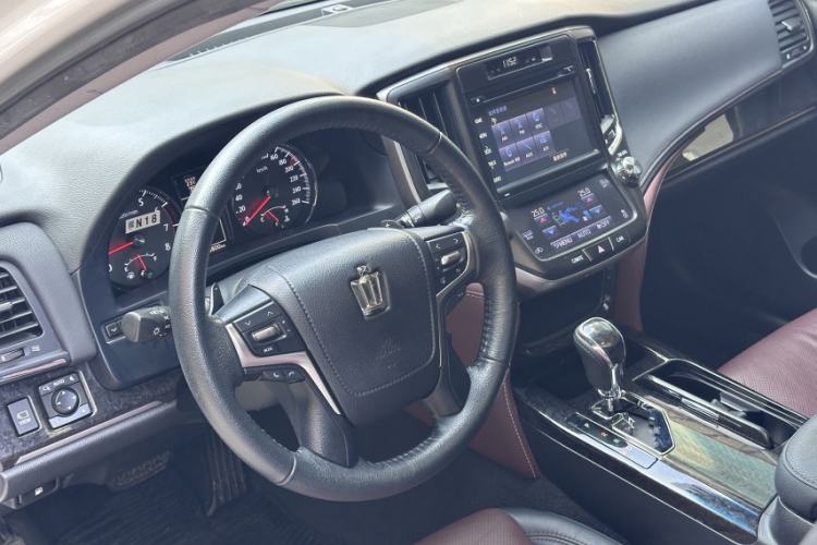 Used Toyota Crown 2018 2.0T Sport Edition Interior 2