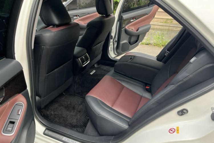 Used Toyota Crown 2018 2.0T Sport Edition Interior 2