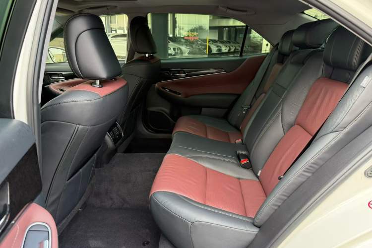 Used Toyota Crown 2018 2.0T Sport Edition Interior 3