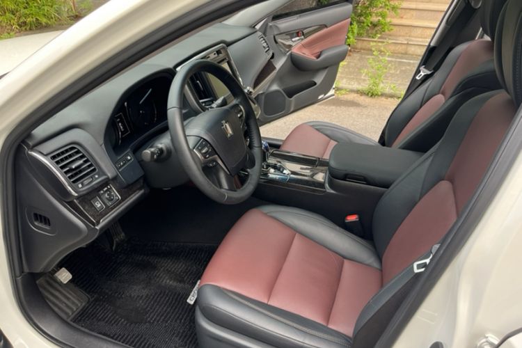 Used Toyota Crown 2018 2.0T Sport Edition Interior 3