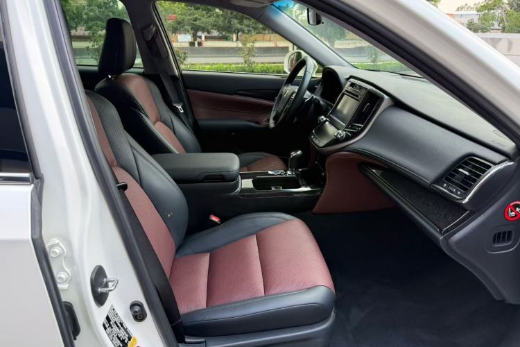 Used Toyota Crown 2018 2.0T Sport Edition Interior 4