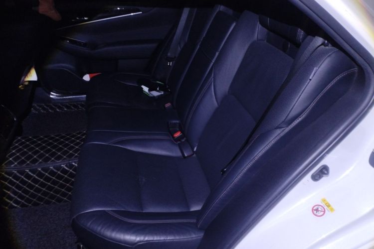 Used Toyota Crown 2018 2.0T Fashion Edition Interior 4