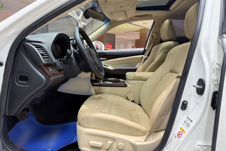 Used Toyota Crown 2018 2.0T Fashion Edition Interior 4