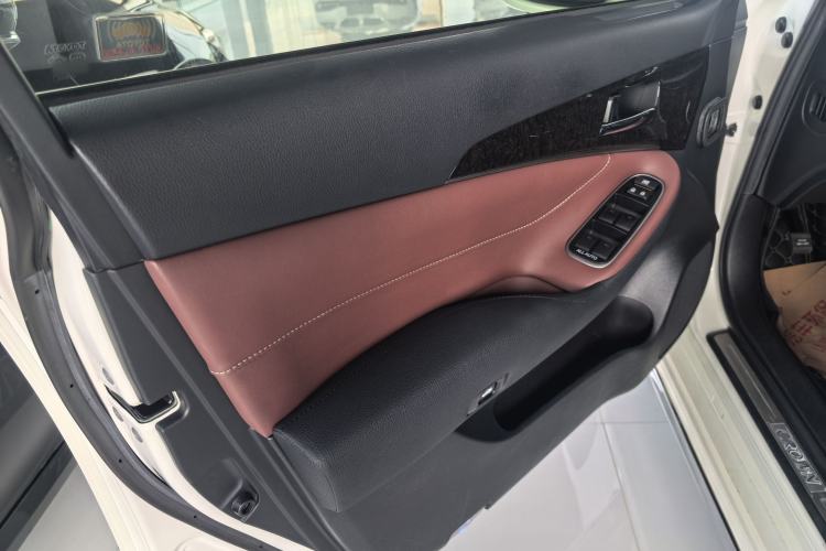 Used Toyota Crown 2018 2.0T Sport Edition Interior 5
