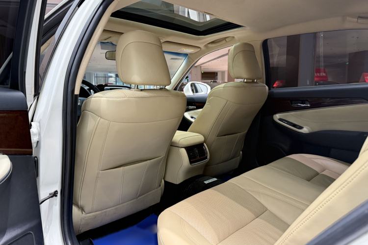 Used Toyota Crown 2018 2.0T Fashion Edition Interior 6