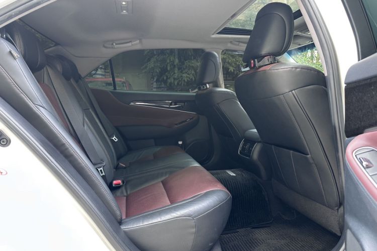Used Toyota Crown 2018 2.0T Sport Edition Interior 8