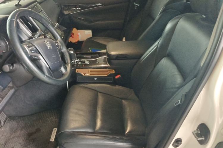 Used Toyota Crown 2018 2.0T Fashion Edition Left Front Seat