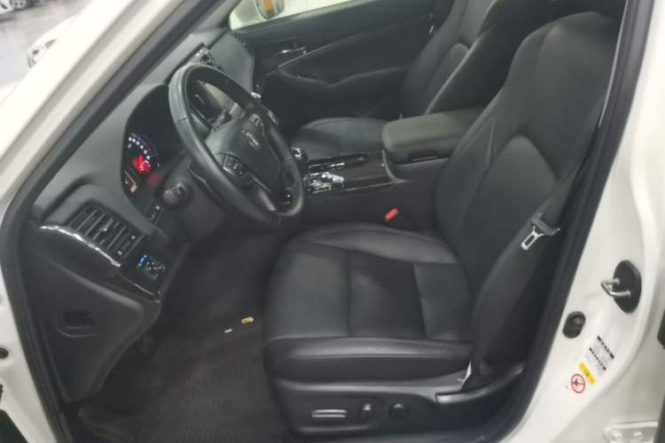 Used Toyota Crown 2018 2.0T Fashion Edition Left Front Seat