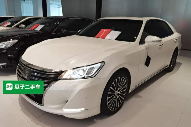 Toyota Crown 2018 2.0T Sport Edition с пробегом Guazi used car, China used car export, Used car for sale, Used cars, Cheapest cars for sale