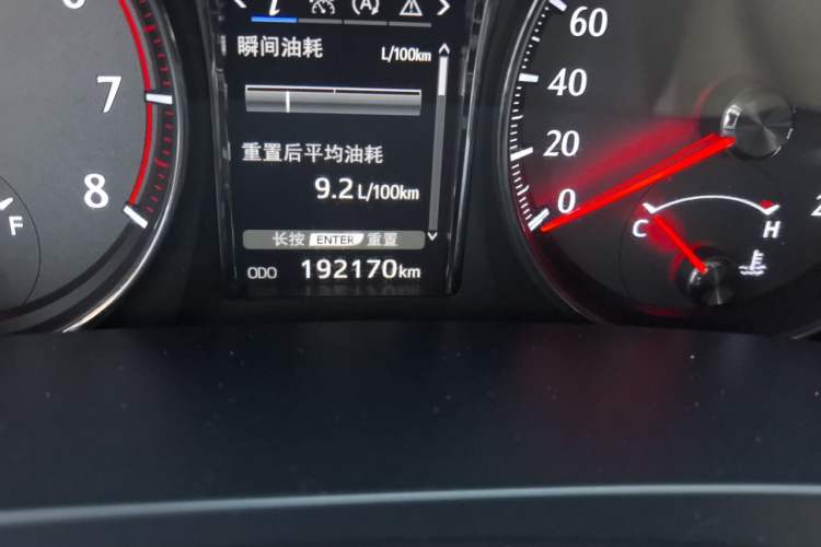 Used Toyota Crown 2018 2.0T Fashion Edition Odometer Close Up