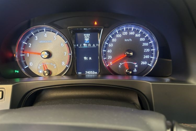 Used Toyota Crown 2018 2.0T Sport Edition Odometer Close Up