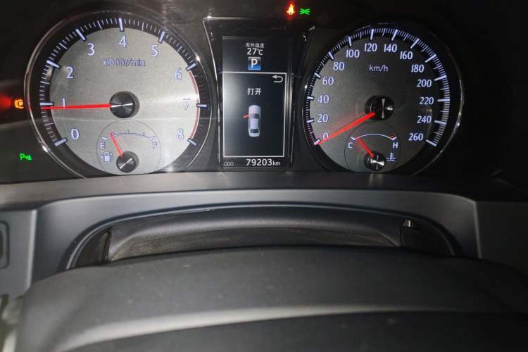 Used Toyota Crown 2018 2.0T Fashion Edition Odometer Close Up