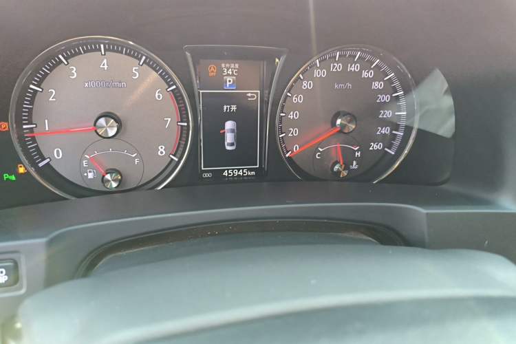 Used Toyota Crown 2018 2.0T Sport Edition Odometer Close Up