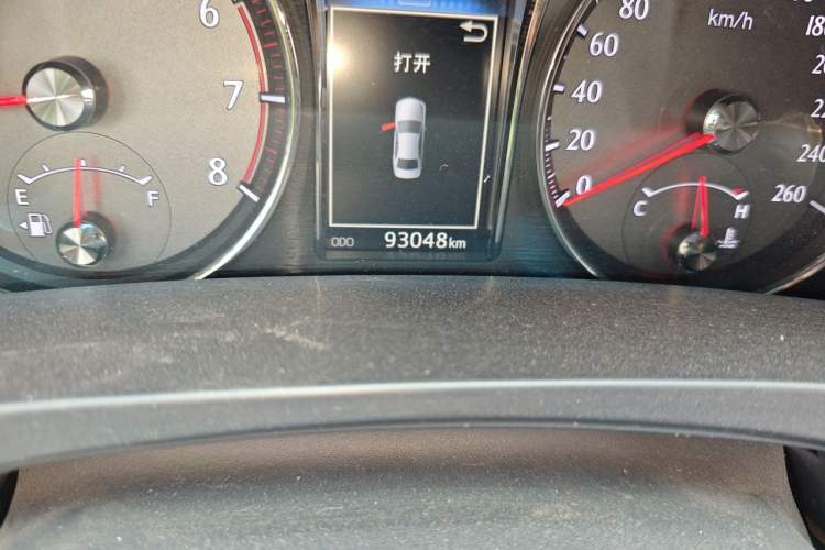 Used Toyota Crown 2018 2.0T Sport Edition Odometer Close Up