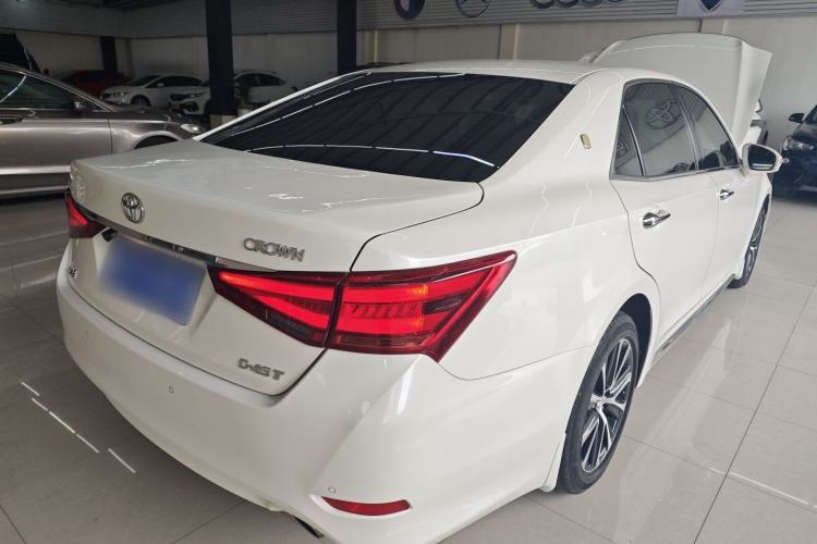 Used Toyota Crown 2018 2.0T Fashion Edition Rear Right 45 Deg