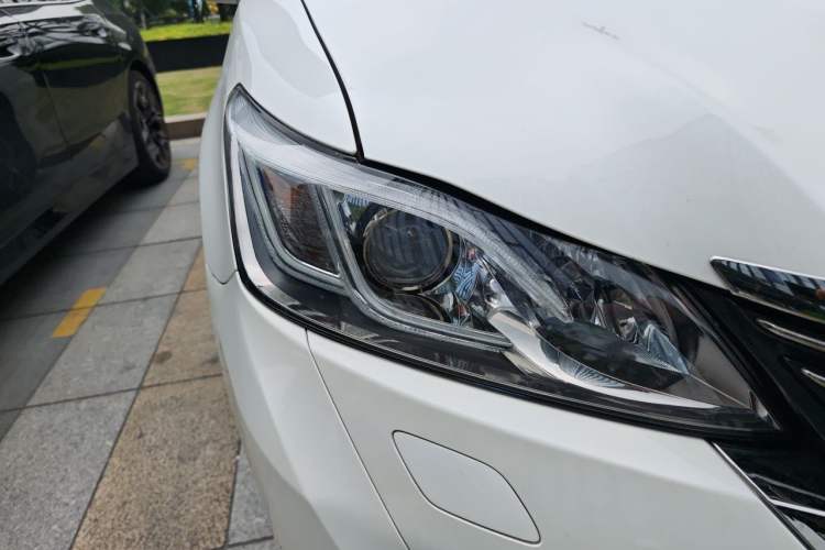 Used Toyota Crown 2018 2.0T Fashion Edition Right Front Headlight