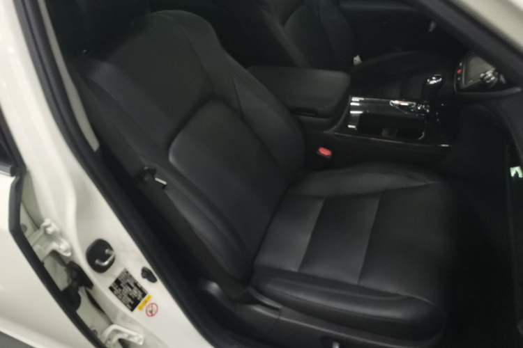 Used Toyota Crown 2018 2.0T Fashion Edition Right Front Seat